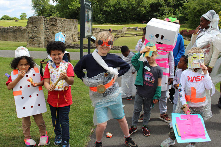 The Hundred Club a group for art play and social justice for 5 12 yr olds